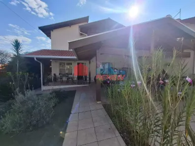 Casa com 3 Quartos para alugar, 238m² no Jardim Santa Helena, Valinhos