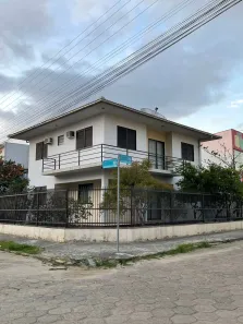 Sobrado com 5 Quartos para alugar, 184m² no , Balneário Piçarras