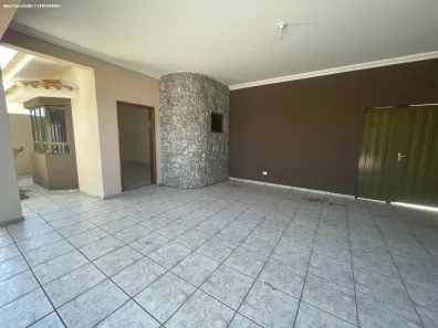 Casa com 3 Quartos à venda, 180m² no Parque Residencial Mediterrâneo, Presidente Prudente