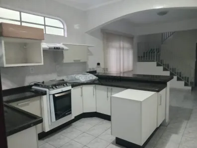 Sobrado com 3 Quartos à venda, 129m² no Bosque dos Eucaliptos, São José dos Campos