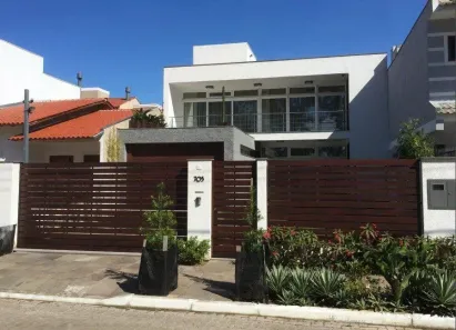 Casa com 3 Quartos à venda, 260m² no Hípica, Porto Alegre