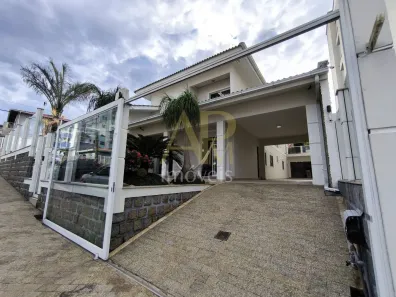 Casa com 3 Quartos à venda, 373m² no Barreiros, São José