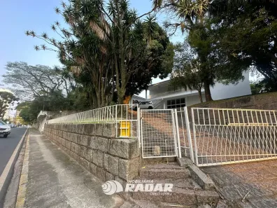 Casa com 6 Quartos para alugar, 314m² no Centro, Tubarão