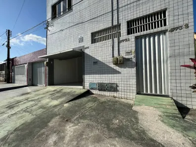 Casa com 2 Quartos para alugar, 168m² no Serrinha, Fortaleza