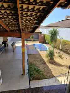 Casa com 5 Quartos à venda, 500m² no Bom Jesus, Uberlândia