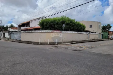Casa com 4 Quartos à venda, 263m² no Maraponga, Fortaleza