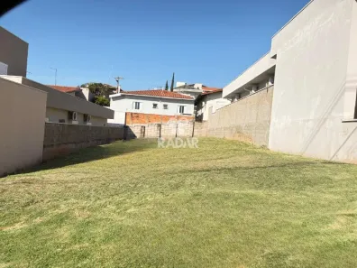 Lote/Terreno à venda, 300m² no Lenheiro, Valinhos