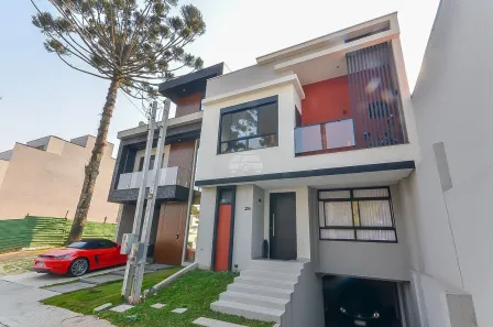 Casa com 3 Quartos à venda, 229m² no Pinheirinho, Curitiba
