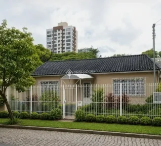 Casa com 3 Quartos à venda, 176m² no Passo da Areia, Porto Alegre