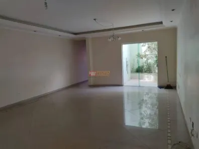 Sobrado com 3 Quartos à venda, 250m² no Vila Assunção, Santo André