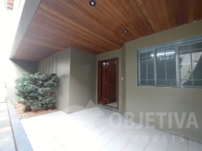 Casa com 7 Quartos para alugar, 322m² no Bom Jesus, Uberlândia