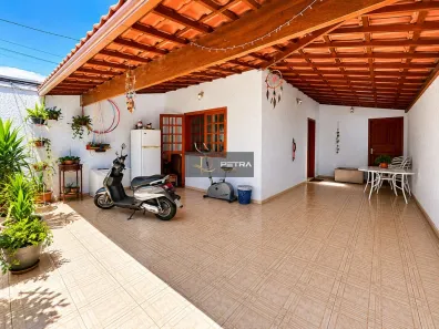 Casa com 3 Quartos à venda, 130m² no Lúcio de Abreu, Contagem