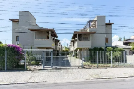 Casa de Condomínio com 2 Quartos à venda, 106m² no Guarujá, Porto Alegre