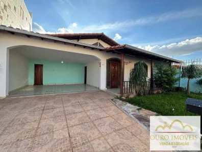 Casa com 4 Quartos para alugar, 360m² no Ouro Preto, Belo Horizonte
