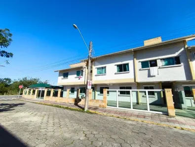 Apartamento com 2 Quartos para alugar, 80m² no Carianos, Florianópolis