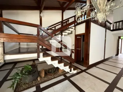 Sobrado com 4 Quartos para alugar, 293m² no Lídice, Uberlândia