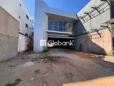 Galpão/Depósito/Armazém para alugar, 900m² no Centro, Montes Claros