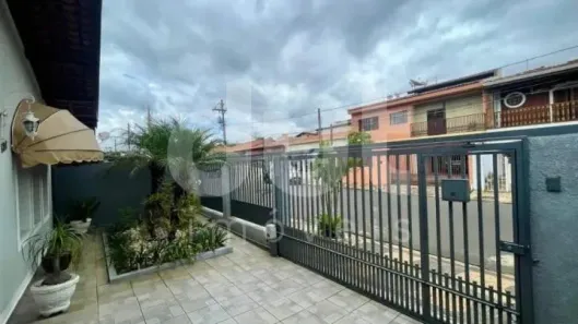 Casa com 3 Quartos para alugar, 300m² no Jardim Bela Vista, Campinas