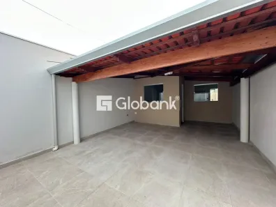 Casa com 2 Quartos para alugar, 65m² no Jardim Panorama, Montes Claros