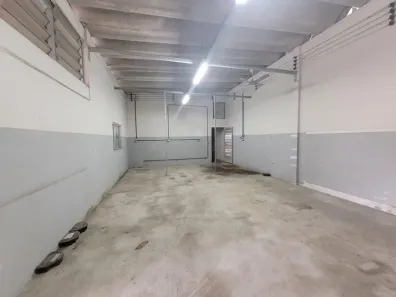 Galpão/Depósito/Armazém para alugar, 1350m² no Chácaras Reunidas, São José dos Campos