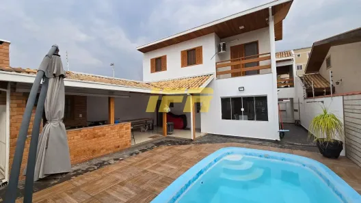 Sobrado com 5 Quartos à venda, 250m² no Residencial Vila Velha, Taubaté