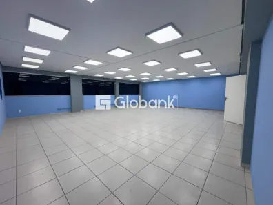 Sala Comercial para alugar, 614m² no Ibituruna, Montes Claros