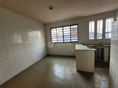 Apartamento com 2 Quartos para alugar, 70m² no Centro, Uberlândia