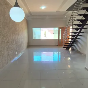 Casa com 3 Quartos para alugar, 300m² no Jardim Patrícia, Uberlândia