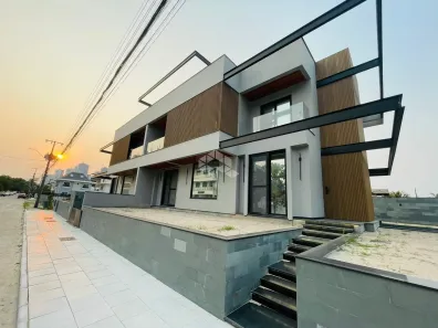 Casa com 3 Quartos à venda, 255m² no Jurerê, Florianópolis