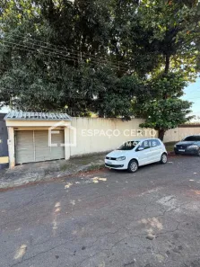 Sobrado com 5 Quartos à venda, 235m² no Granja Cruzeiro do Sul, Goiânia