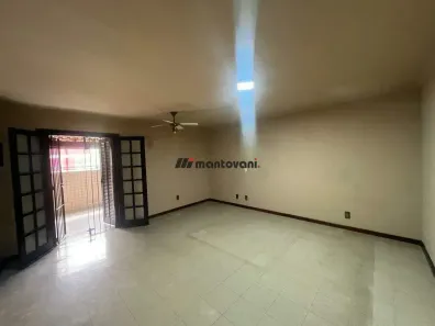 com 3 Quartos para alugar, 300m² no Parque dos Bancários, São Paulo