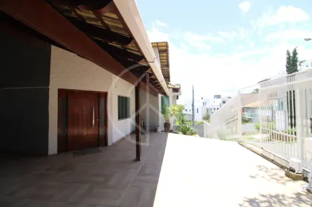 Casa com 3 Quartos à venda, 330m² no São Pedro, Juiz de Fora