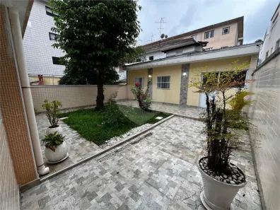 Casa com 3 Quartos para venda ou aluguel, 236m² no Embaré, Santos