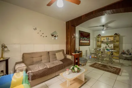 Casa com 3 Quartos à venda, 200m² no Passo da Areia, Porto Alegre