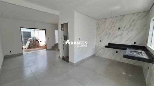 Sobrado com 2 Quartos à venda, 77m² no Novo Mundo, Uberlândia