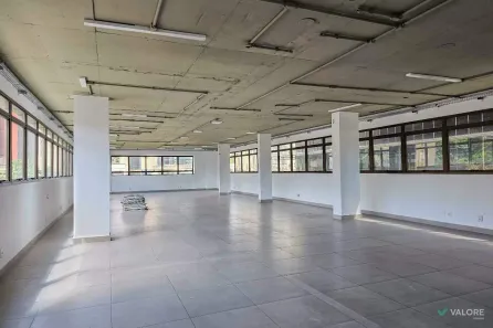 Sala Comercial para alugar, 230m² no Santa Efigênia, Belo Horizonte