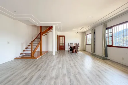 Casa com 4 Quartos à venda, 192m² no Panorama, Teresópolis