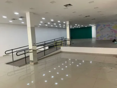 Ponto Comercial para alugar, 940m² no Pinheiros, São Paulo
