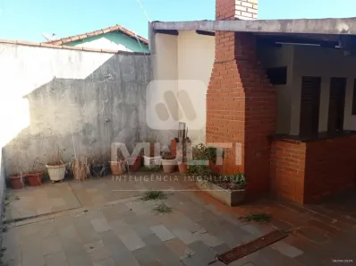 Casa com 3 Quartos à venda, 170m² no Cidade Jardim, Uberlândia