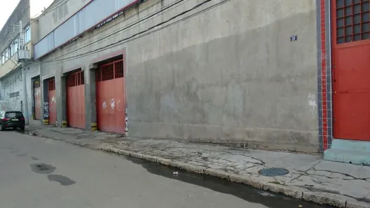 Galpão/Depósito/Armazém para alugar, 4000m² no Ramos, Rio de Janeiro
