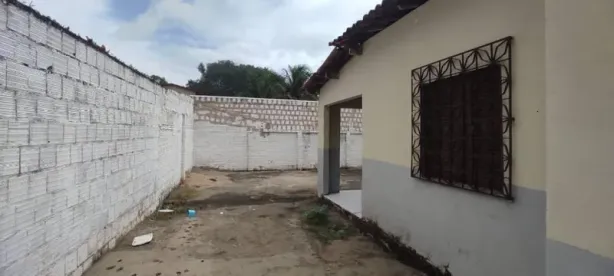 Casa com 2 Quartos à venda, 86m² no Guajeru, Fortaleza
