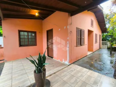Casa com 2 Quartos para alugar, 70m² no Rio Tavares, Florianópolis