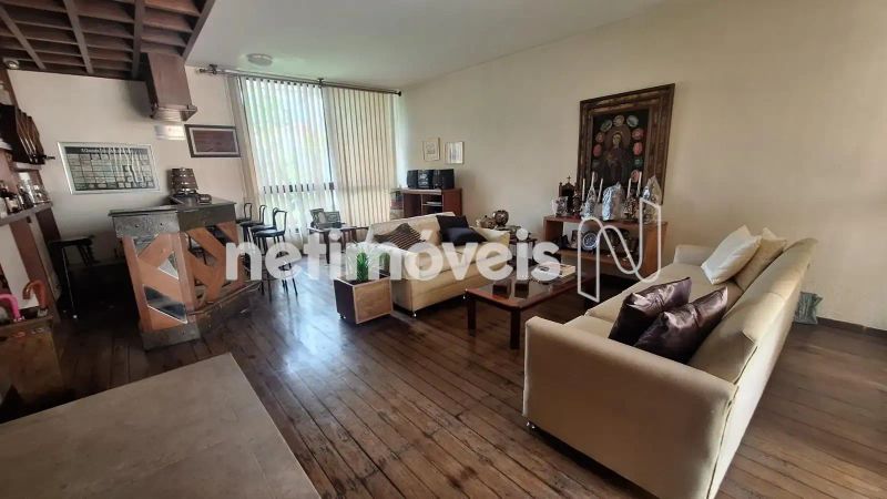 Casa com 4 quartos — São José, Belo Horizonte