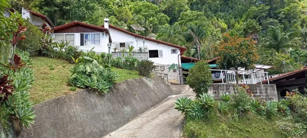 Casa com 3 Quartos à venda, 323m² no Quebra Frascos, Teresópolis