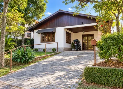 Casa de Condomínio com 5 Quartos para alugar, 200m² no São Paulo II, Cotia