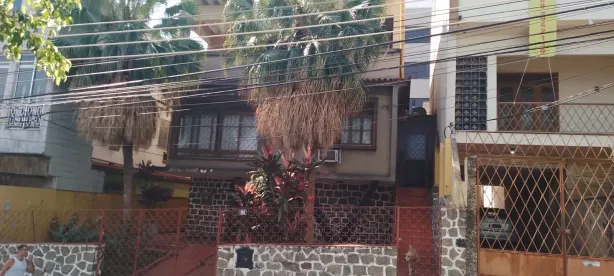 Casa com 3 Quartos à venda, 435m² no Jardim Vinte e Cinco de Agosto, Duque de Caxias