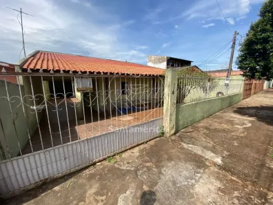 Casa com 3 Quartos à venda, 90m² no Cinco Conjuntos, Londrina