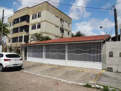 Casa com 3 Quartos para alugar, 237m² no Lagoa Nova, Natal