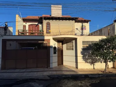 Sobrado com 3 Quartos à venda, 196m² no Mata do Jacinto, Campo Grande