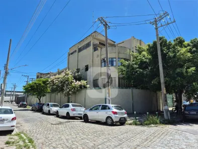 Galpão/Depósito/Armazém com 8 Quartos à venda, 1747m² no Ramos, Rio de Janeiro